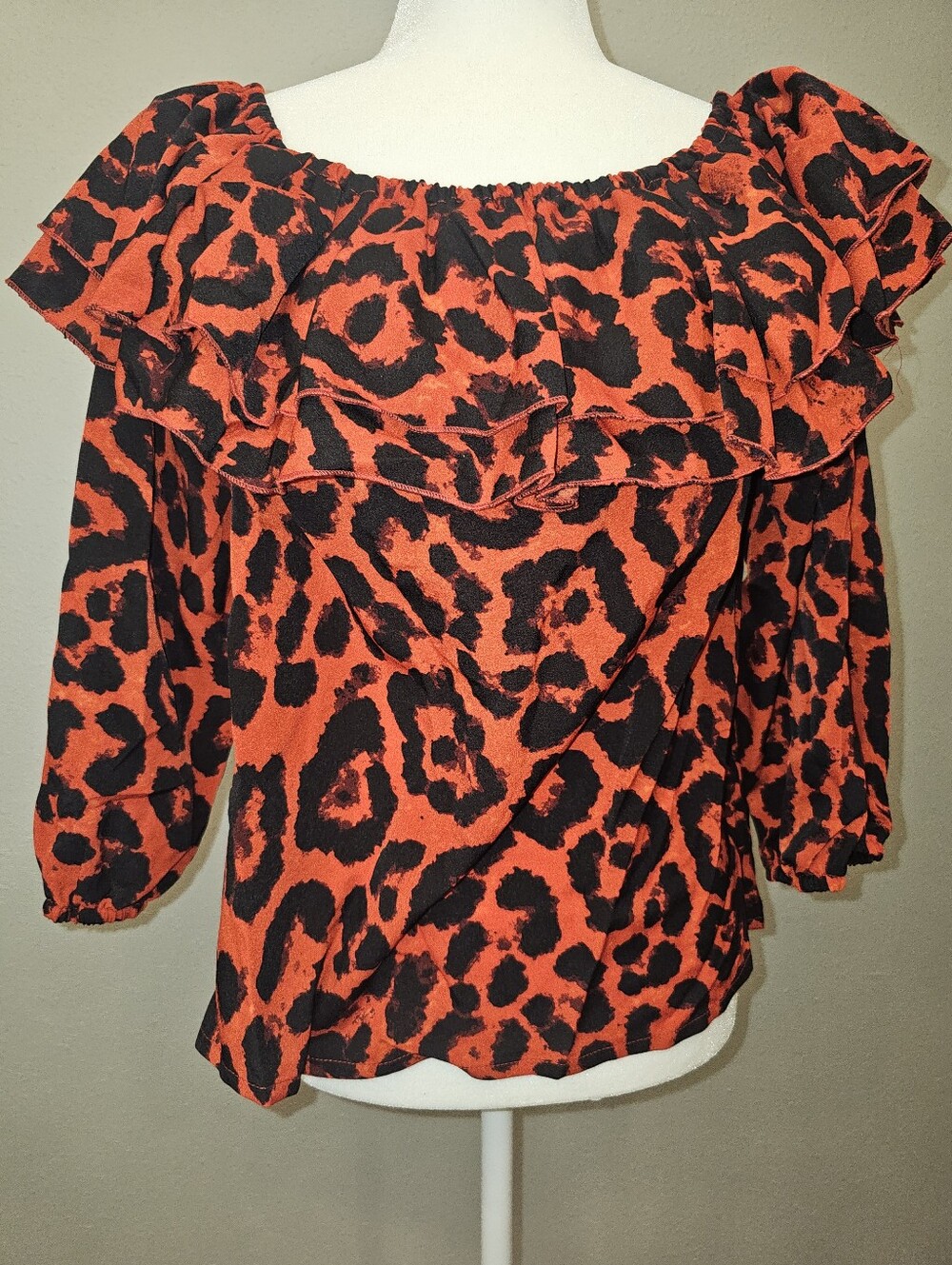 NWOT-On-Shoulder Or Off-Shoulder Ruffle Leopard Print Top in Red and Black